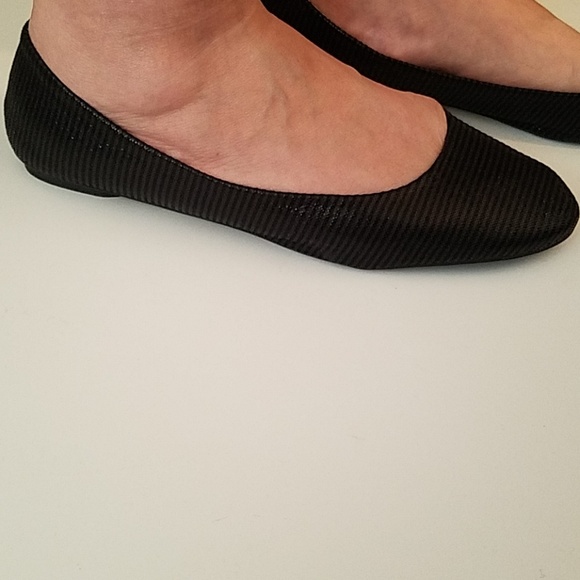 Gold Toe Black Flat Shoes - Picture 7 of 7